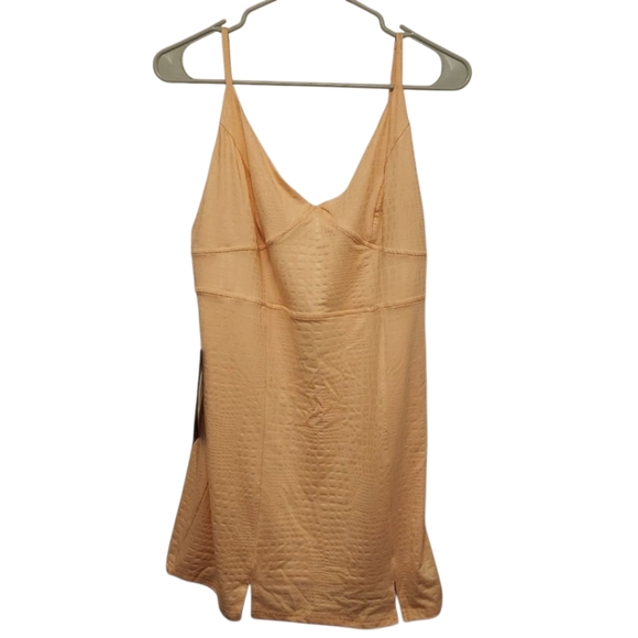 Bebe NWT Women's Coated Faux Croc Mini Dress Bellini Peach Color Large - Picture 2 of 7